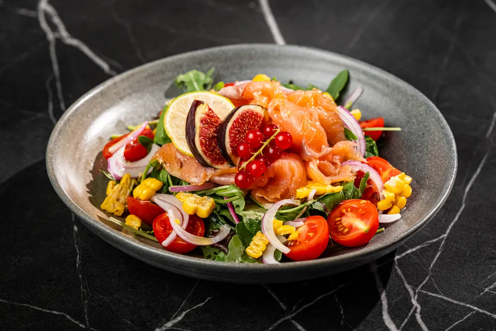 Salată cu Somon (300g)